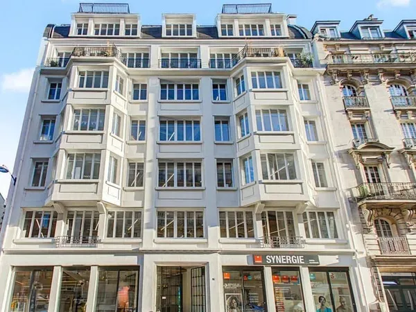 Bureau 2353 m²
