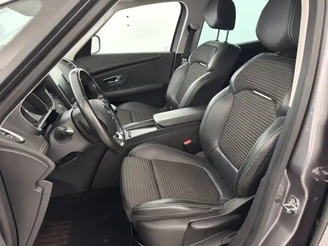 Renault Scenic blue dci 150 — photo 18