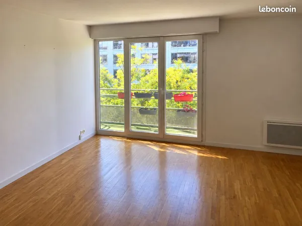 Appartement 3 pièces - 70 m² - Terrasse - DPE B - Issy Val de Seine