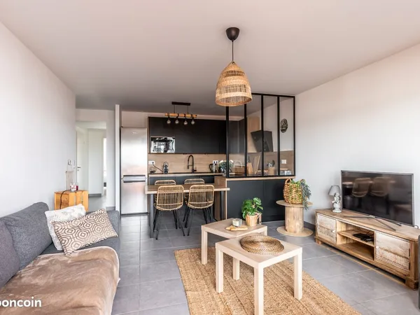 À LOUER - Appartement T3 meublé