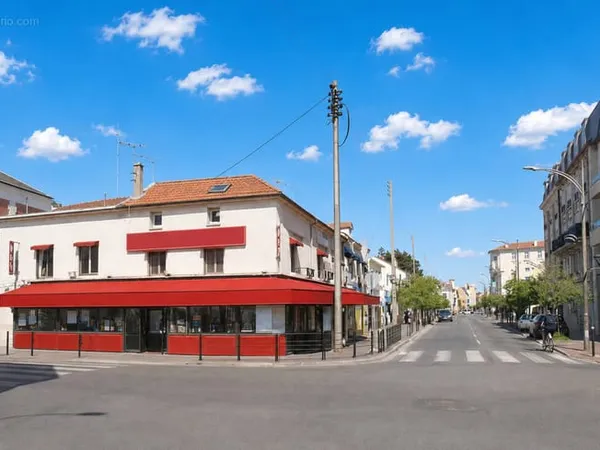Mur Commercial Argenteuil centre avec appartement T3 + T2+ T3 + 4 box
