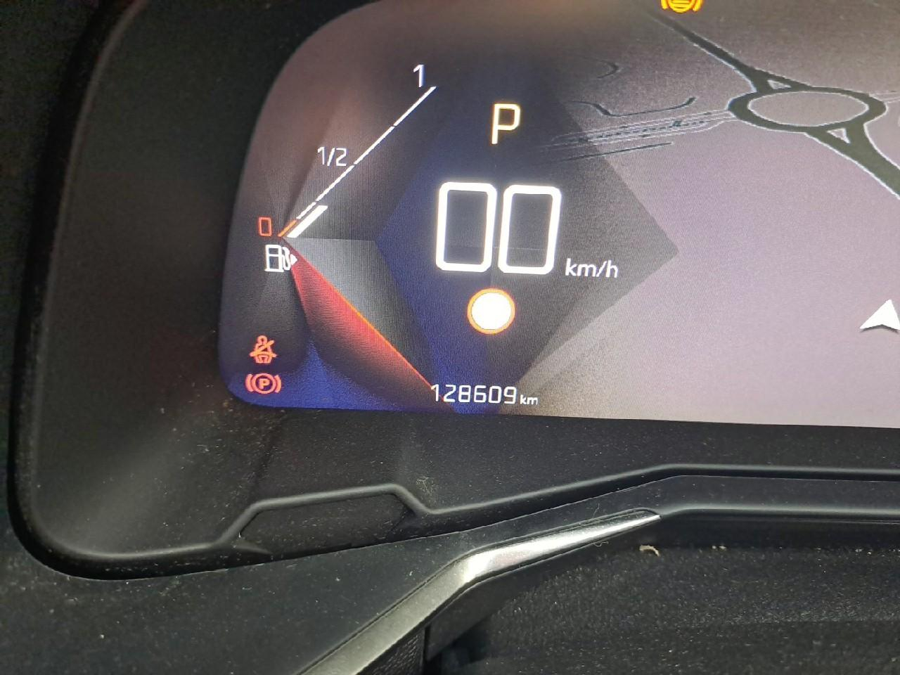 Ds Ds 7 crossback crossback bluehdi 180 eat8 performance line+ — photo 4