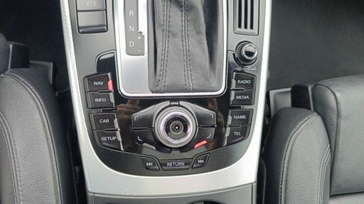 Audi A5 Coupe 3.2 FSI V6 265 Quattro Tiptronic 6 - Ambition Luxe – 2009 – 177699 km – Essence – Boîte Automatique — photo 12