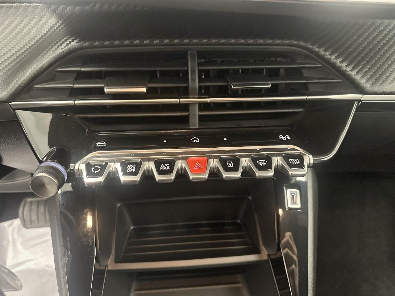 Peugeot 2008 hybrid 145 ch e-dcs6 style — photo 20