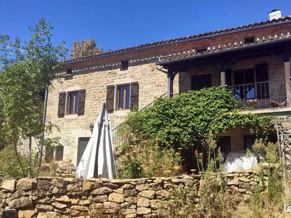 Maison avec vue sur la vallée