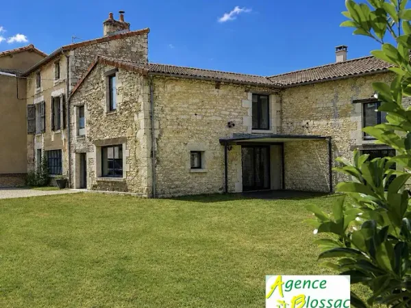 Maison 7 pièces 325 m²