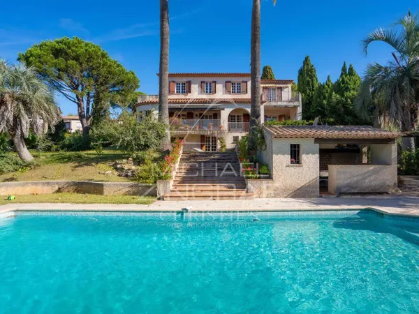 Villa 4 pièces 294 m²