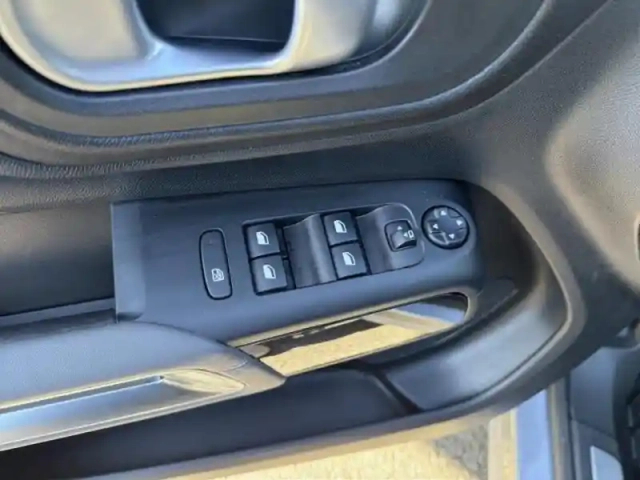 Citroën C5 Aircross hybrid 225ch shine pack e-eat8 — photo 12