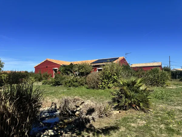 Maison de plain-pied avec 10 872 m² de terrain