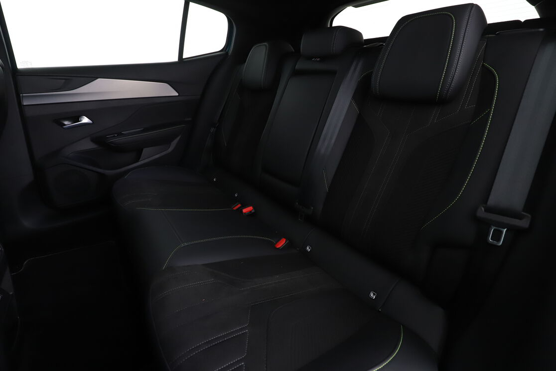 Peugeot 408 1.2 PureTech GT EAT8 — photo 16