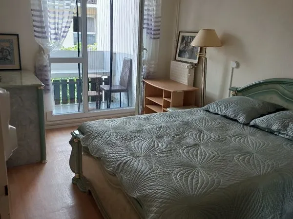 Chambre meublée chez l'habitant