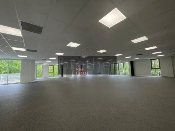Bureau 289 m²