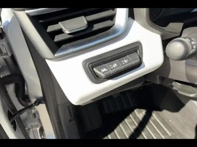 Renault Clio 1.0 tce 90ch evolution — photo 12
