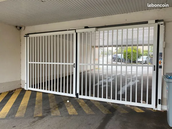 Loue garage rue des deportes