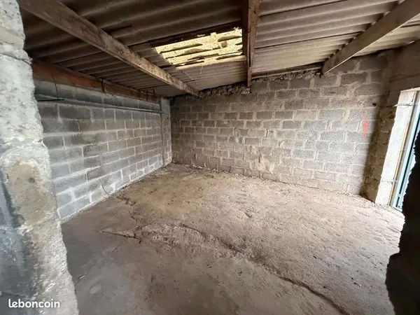 Loue garage avec annexe