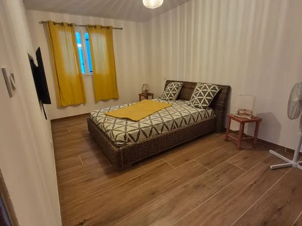 À LOUER À L'ANNÉE - CARBUCCIA - 53 m² + JARDIN PRIVATIF 180 m²
