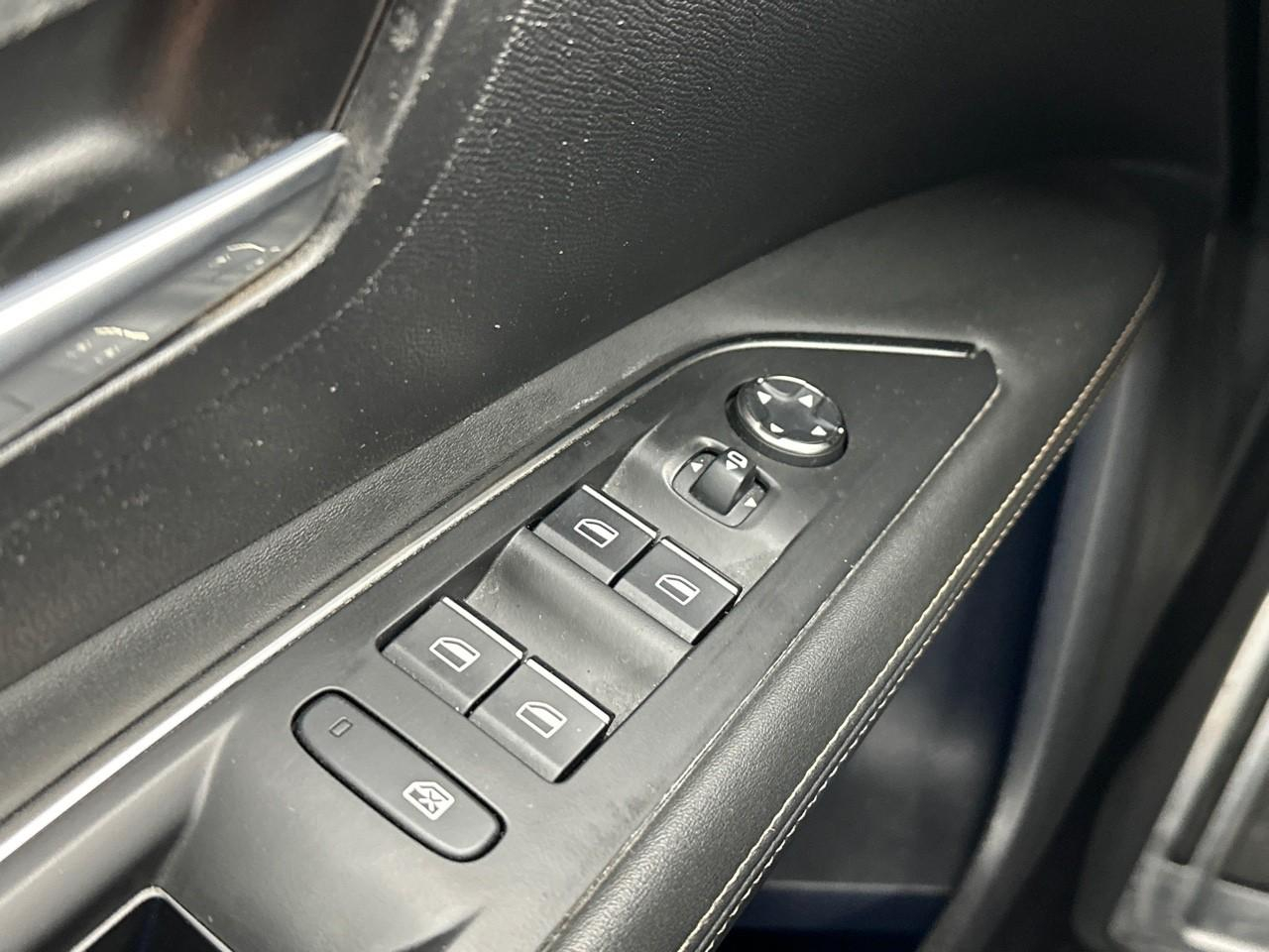 Peugeot 3008 hybrid 225 e-eat8 gt pack — photo 18