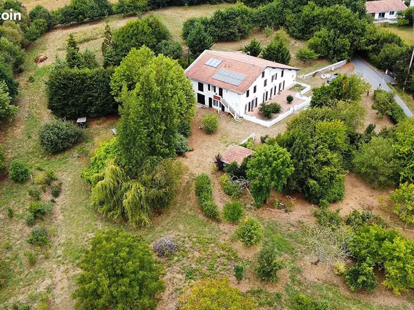 Maison 7 pièces 210 m²