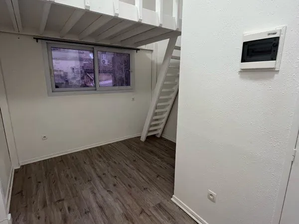 Studio mezzanine