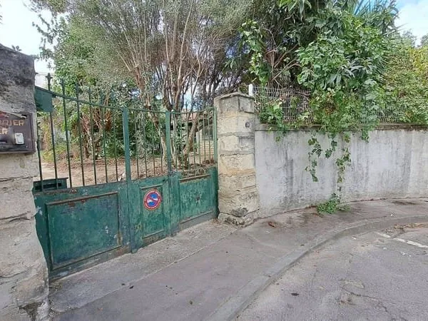 Terrain 450 m²