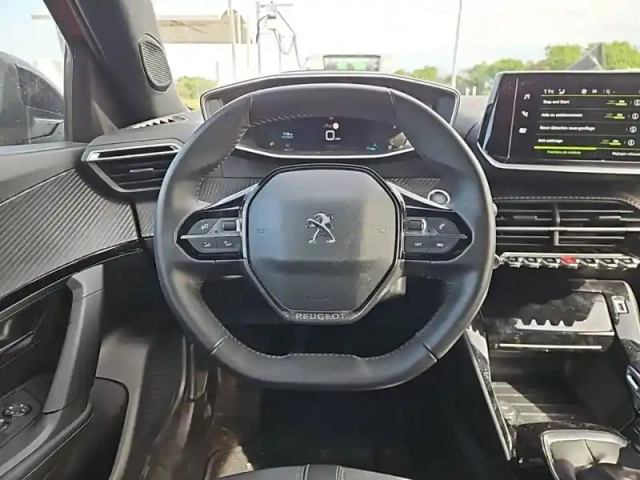 Peugeot 2008 puretech 130 s&amp;s bvm6 — photo 9