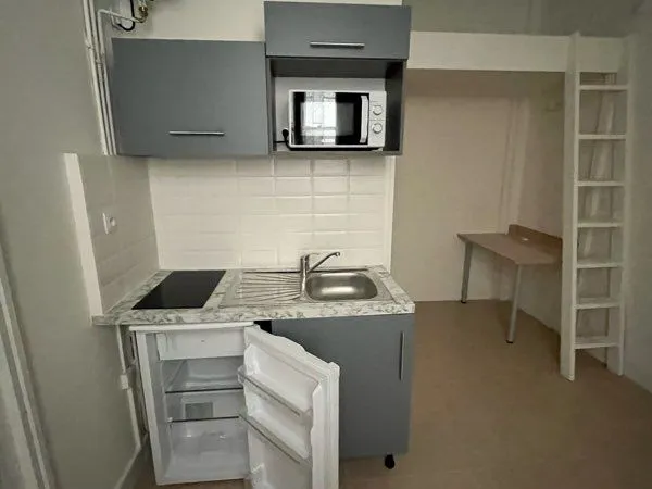 Studio tout confort Blvd Diderot