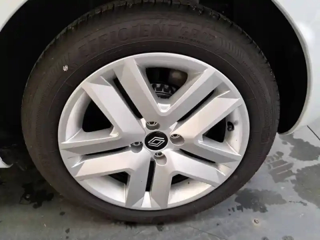 Renault Clio eco-g 100 gsr2 — photo 17