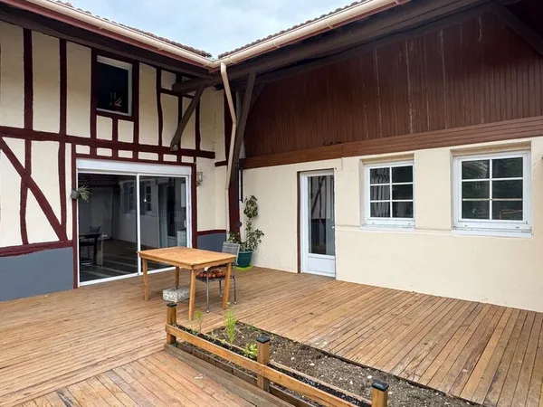 ENSEMBLE IMMOBILIER AU BEAU POTENTIEL