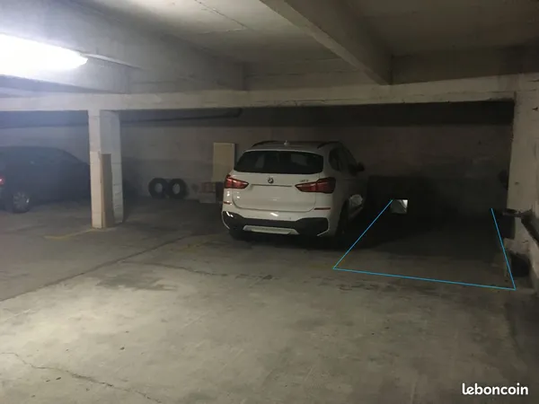 Location parking M13