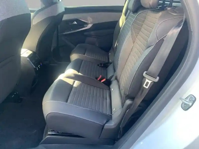 Peugeot 5008 electrique 73 kwh 210 ch — photo 12
