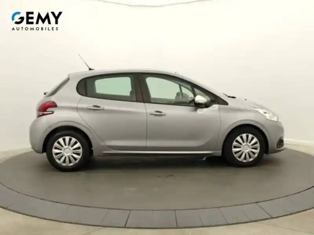 Peugeot 208 puretech 68ch bvm5 — photo 4