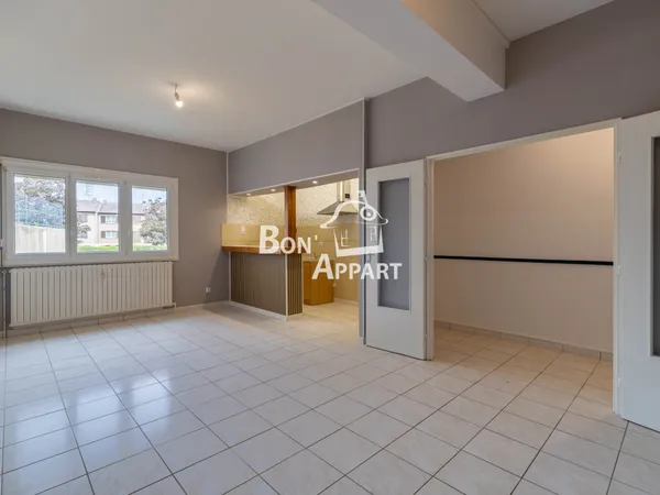 Appartement F2 avec entrée individuelle, garage et cellier