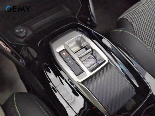 Peugeot 2008 hybrid 145 e-dcs6 — photo 32