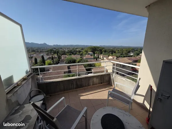 Location T2 meublé saint Remy de Provence vue sur les Alpilles