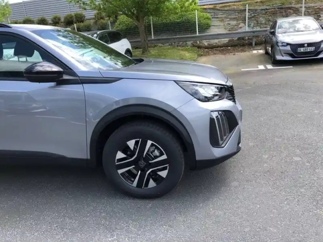 Peugeot 2008 hybrid 110 e-dcs6 — photo 3