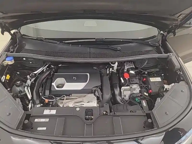 Ds Ds 7 ds7 crossback hybride e-tense 300 eat8 4x4 — photo 32