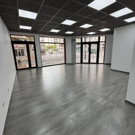 Local commercial 90 m²