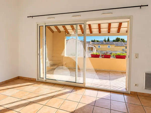 SAINT-RÉMY-DE-PROVENCE T4 de 96 m² au sol avec 2 terrasses et parkings