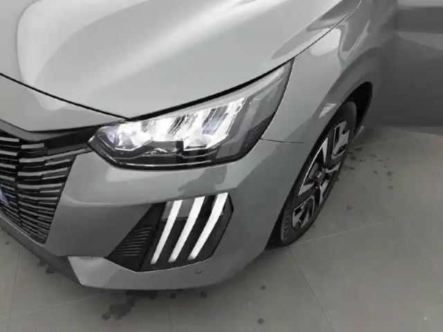 Peugeot 208 hybrid 110 e-dcs6 — photo 16