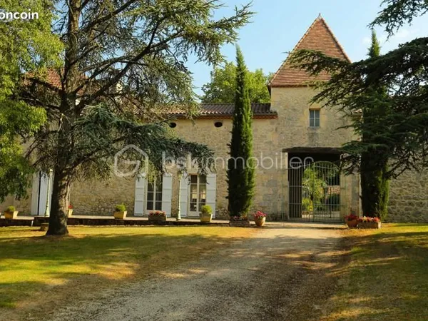Château 12 pièces 500 m²