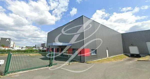 LOCAL D'ACTIVITE 1220 m² ST SATURNIN