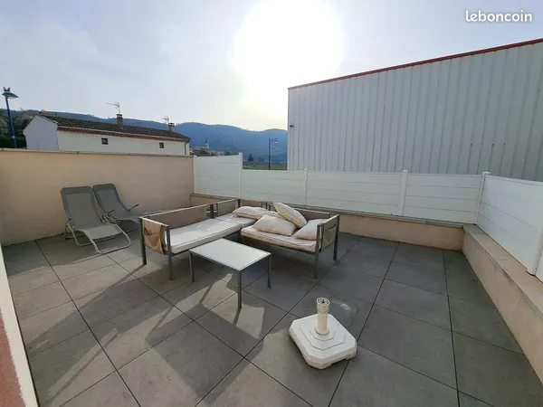 Maison 75 m² habitables - 100 m² au sol - 2 chambres, terrasse et cave à Gervans