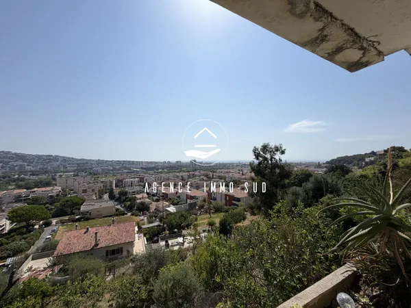Appartement 2 Pièces avec vue dégagée + Garage sur la Cornic