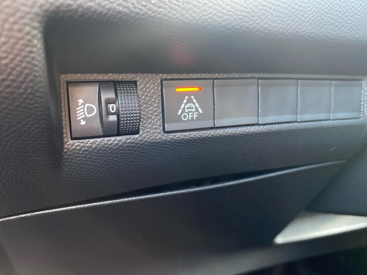 Peugeot 208 1.2 puretech 100ch s&s allure — photo 16