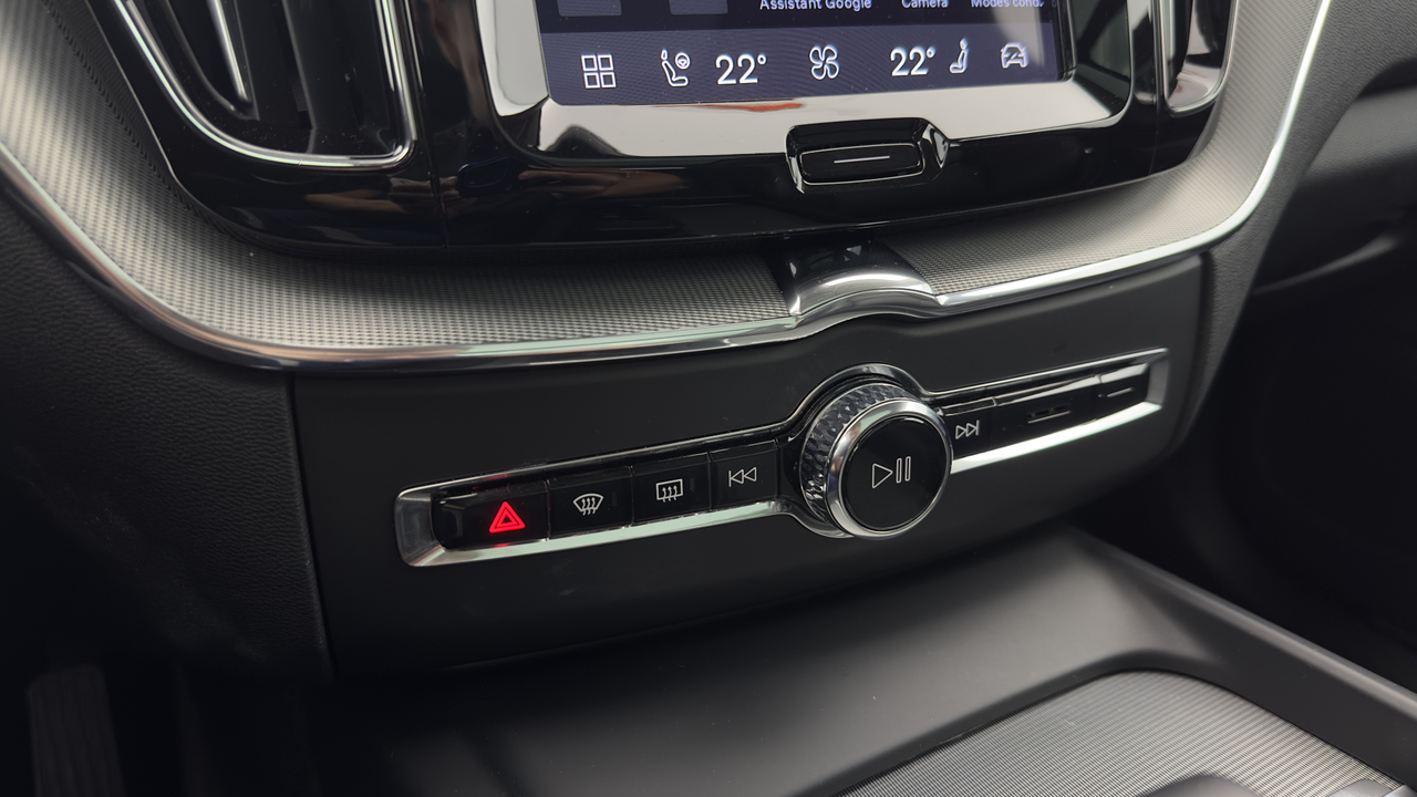 Volvo XC60 T6 Recharge AWD 253 ch + 145 ch Geartronic 8 — photo 28