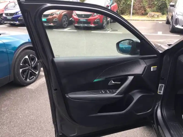 Peugeot 2008 puretech 130 s&amp;s bvm6 — photo 15