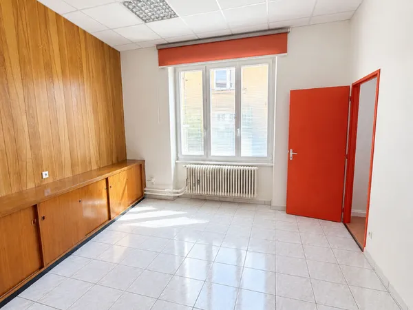Local commercial 2 pièces 51 m²