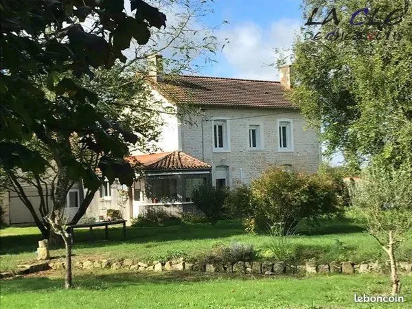 Immeuble 15 pièces 310 m²