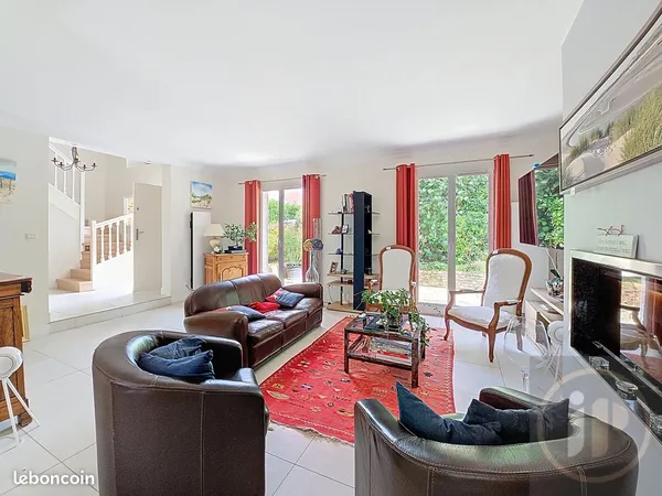 Maison 8 pièces 210 m²