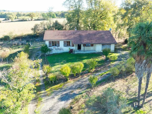 Maison de 110m² sur un terrain de plus de 8000m²